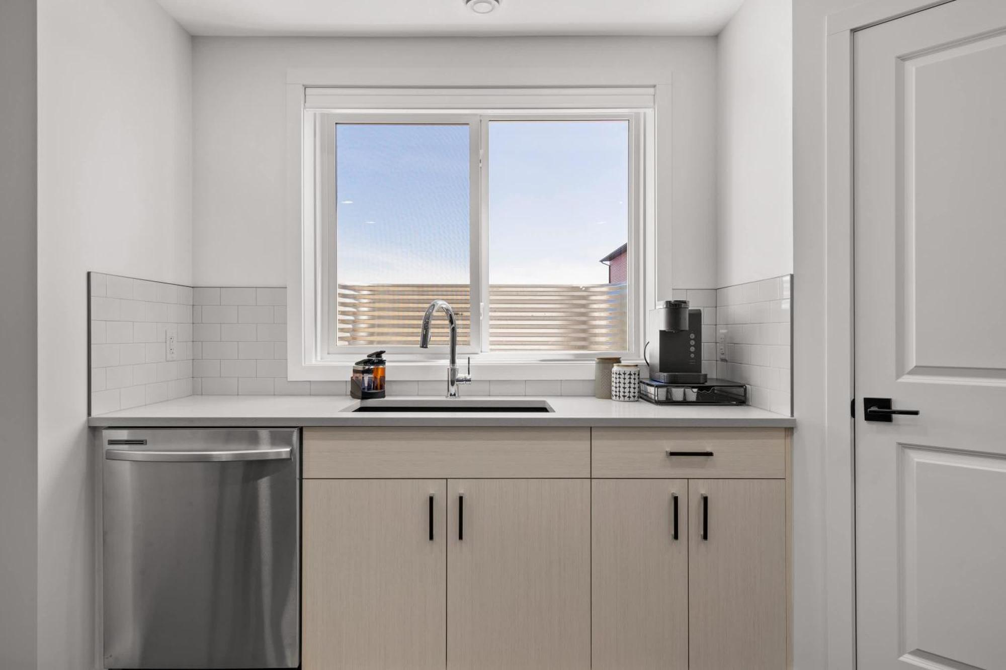 Livingston Way I Sleep 6 I Netflix I Kitchen I Tv Villa Pincher Creek Exterior photo